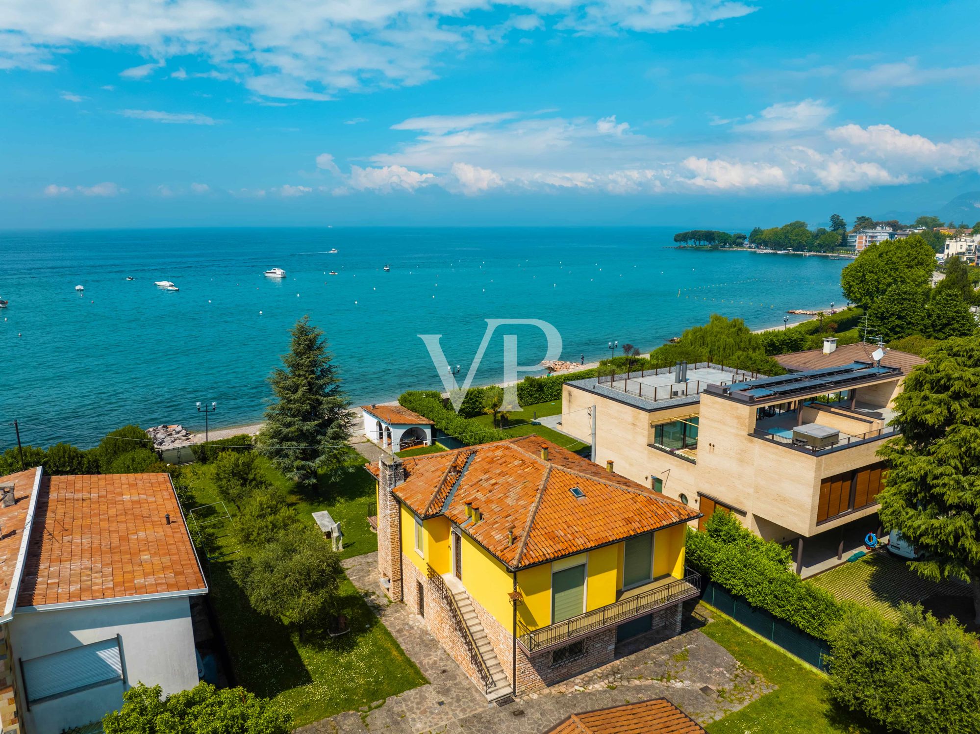 Bardolino: Detached Lakefront Villa