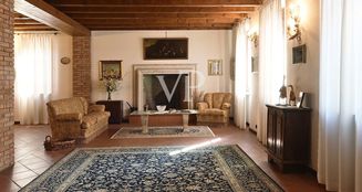 von_poll_real_estate_property_IT244921309_image_1