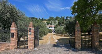 von_poll_real_estate_property_IT244921309_image_6