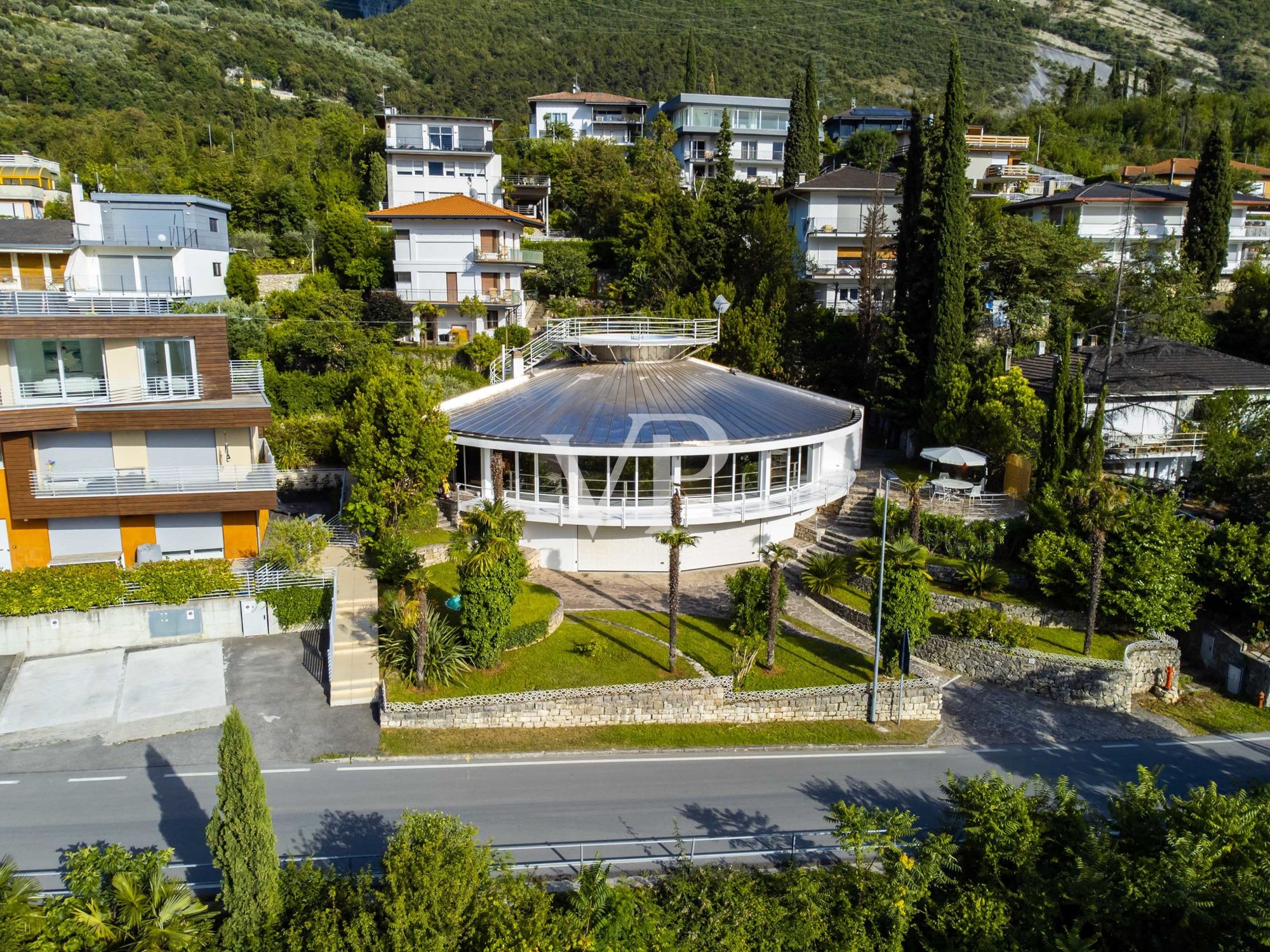 Villa de arquitecto con fantásticas vistas al lago en Torbole