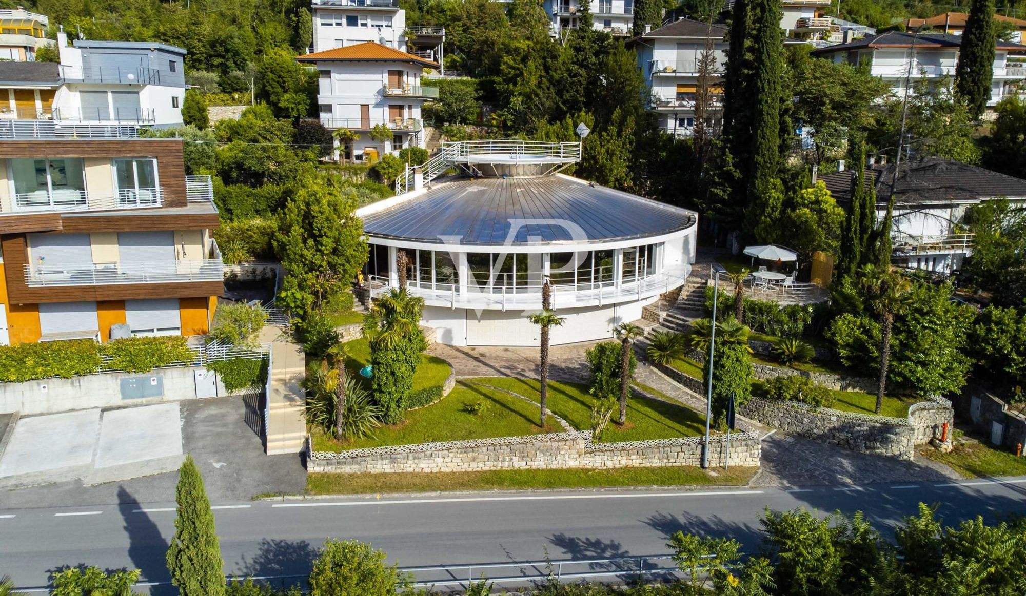 Architektenvilla mit traumhaften Seeblick in Torbole