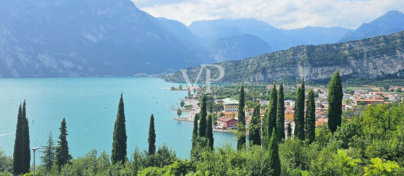 Architektenvilla mit traumhaften Seeblick in Torbole