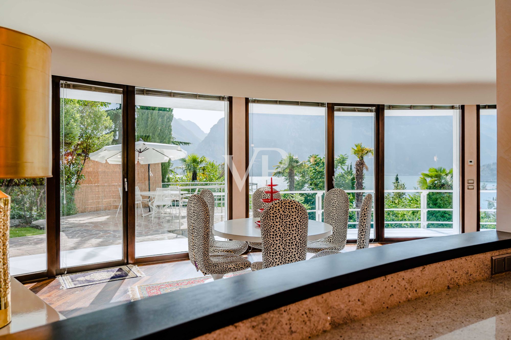 Architect's villa with fantastic lake view in Torbole