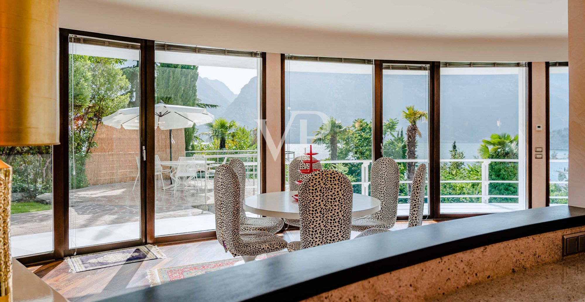 Architektenvilla mit traumhaften Seeblick in Torbole