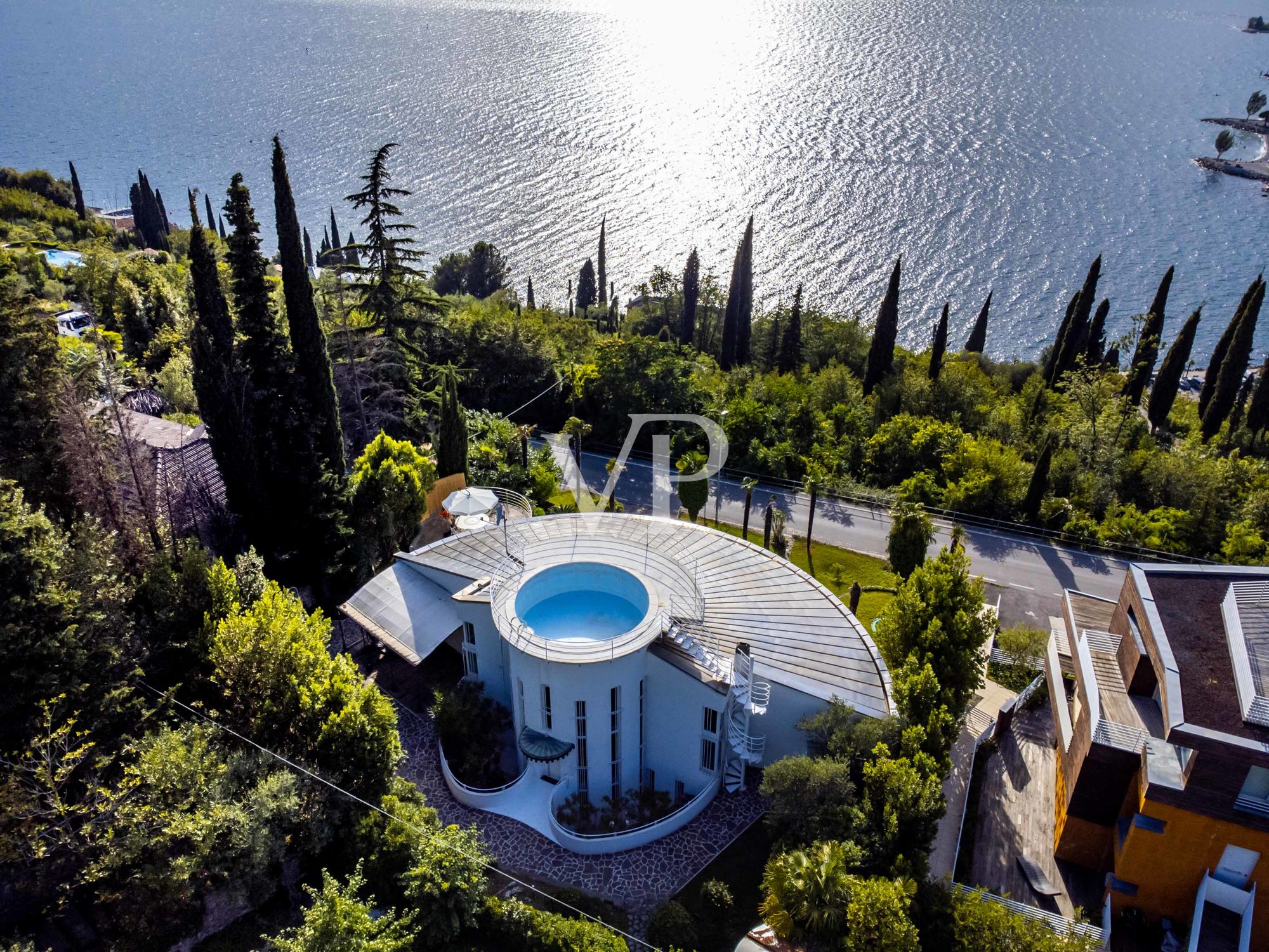 Villa de arquitecto con fantásticas vistas al lago en Torbole