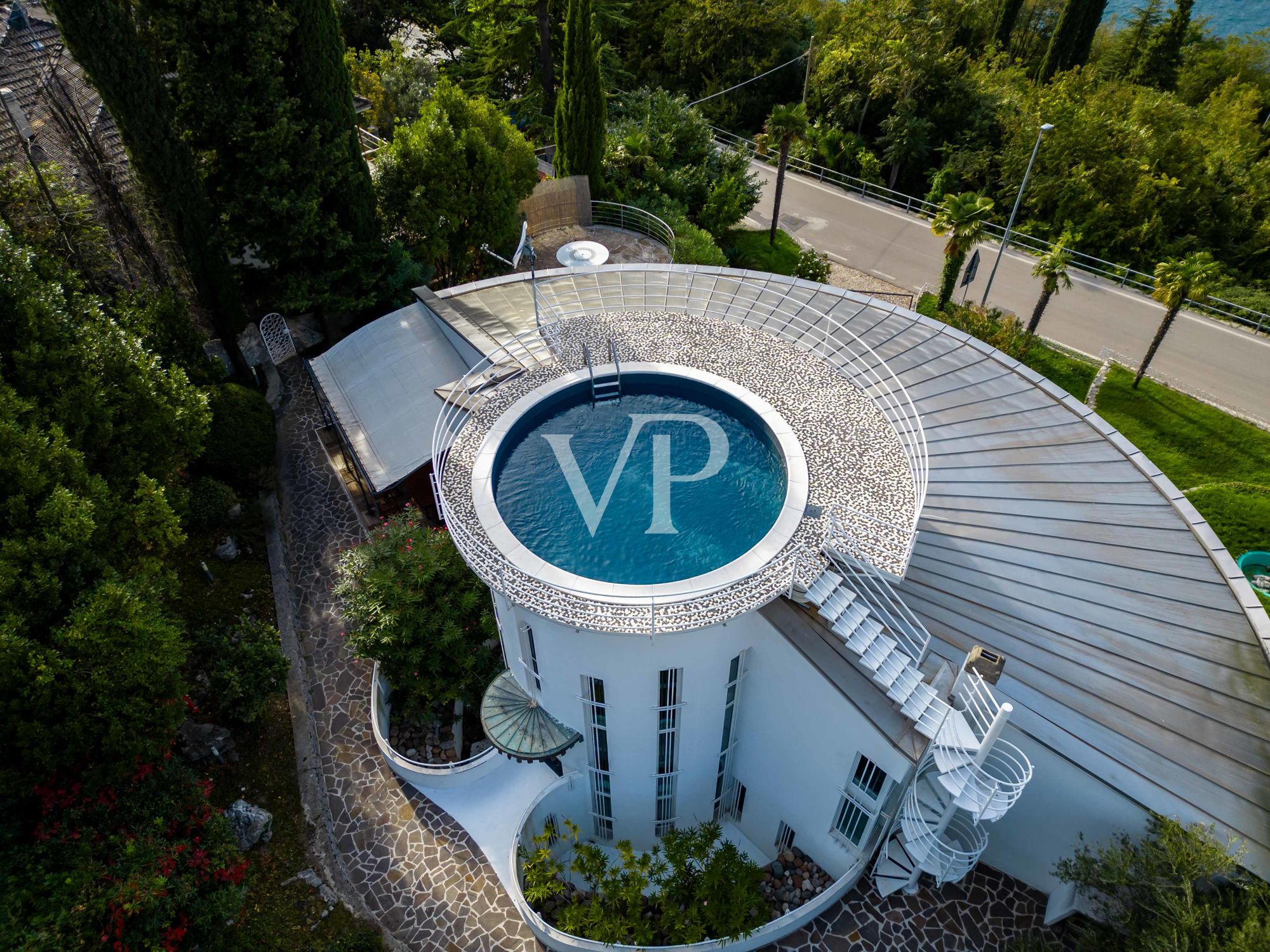 Villa d'architecte avec vue imprenable sur le lac à Torbole