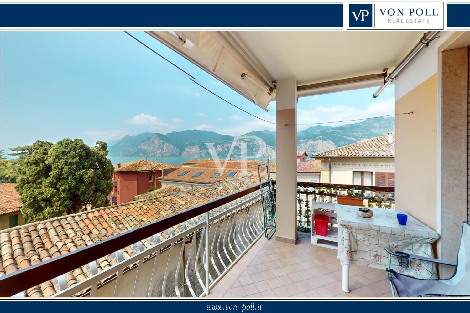 Spacious Attico Apartment with Lake View in the Heart of Malcesine