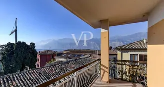 von_poll_real_estate_property_IT244921424_image_0