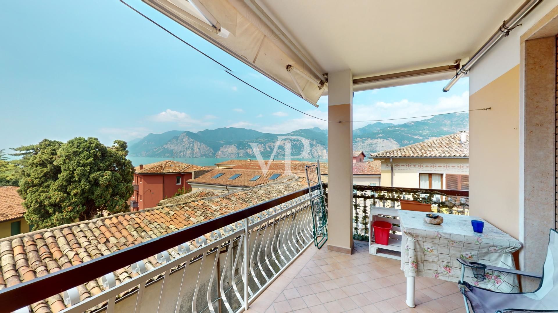 Terrazza con Vista Lago