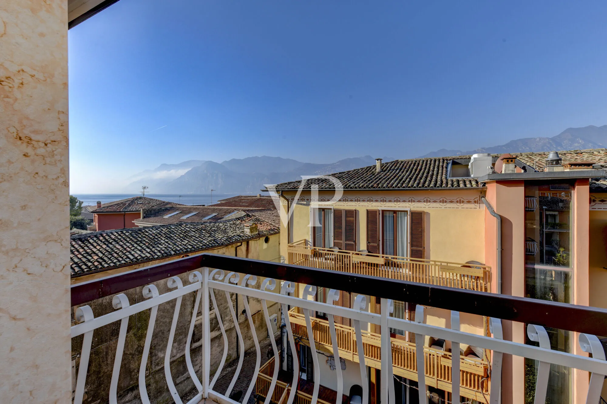 Ampio Attico in Vista Lago in centro a Malcesine