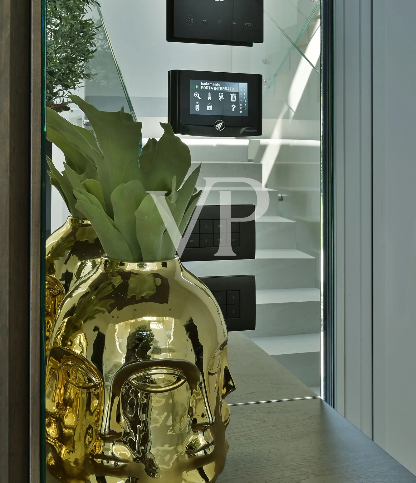 Lussuosa villa moderna con vista lago sul golfo di Salò