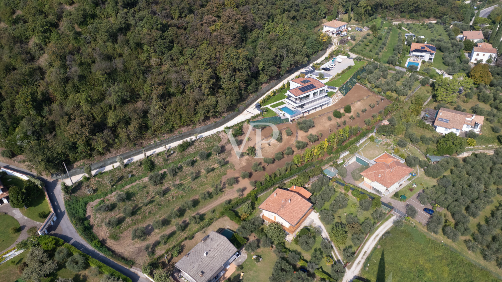 Luxuriöse moderne Villa mit Seeblick am Golf von Salò