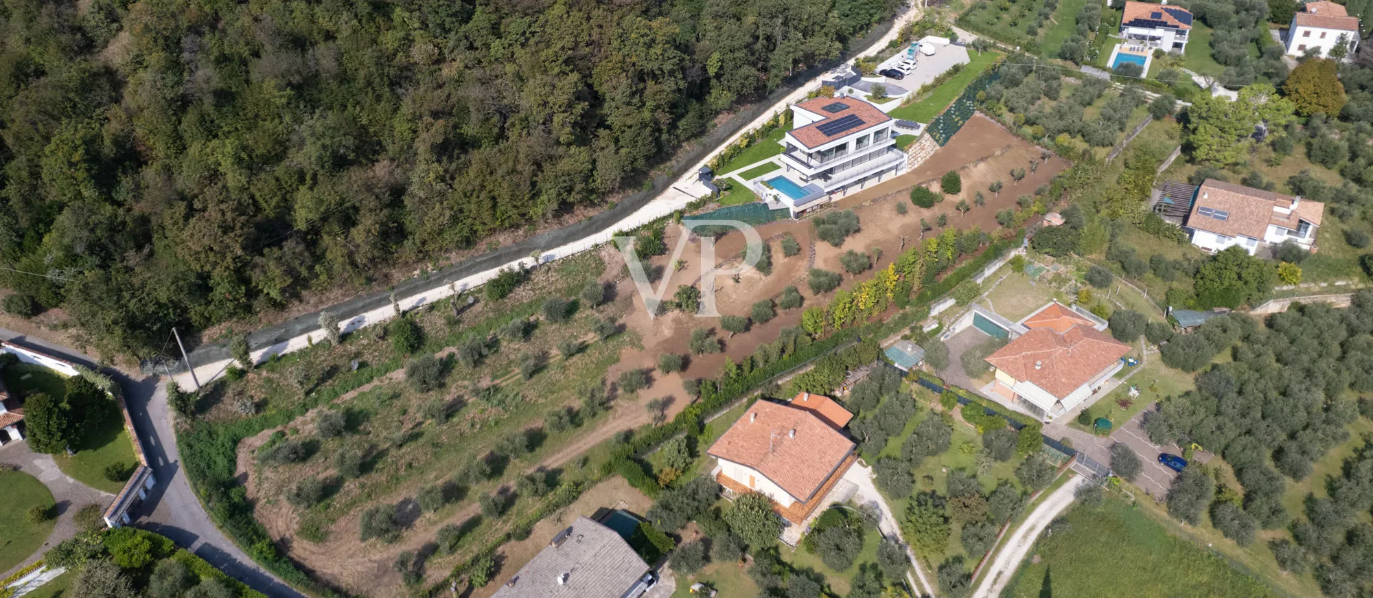 Lussuosa villa moderna con vista lago sul golfo di Salò
