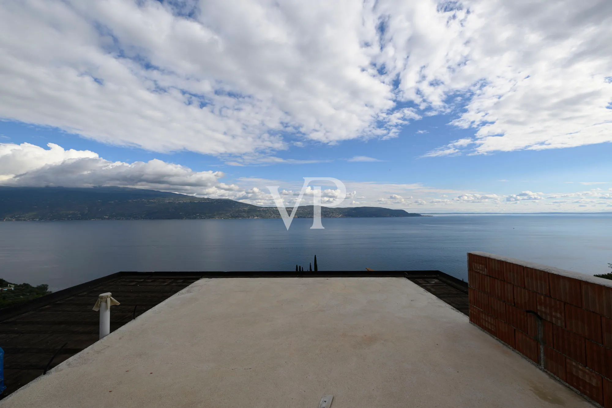 Wunderschöne Villa mit Seeblick und privatem Pool