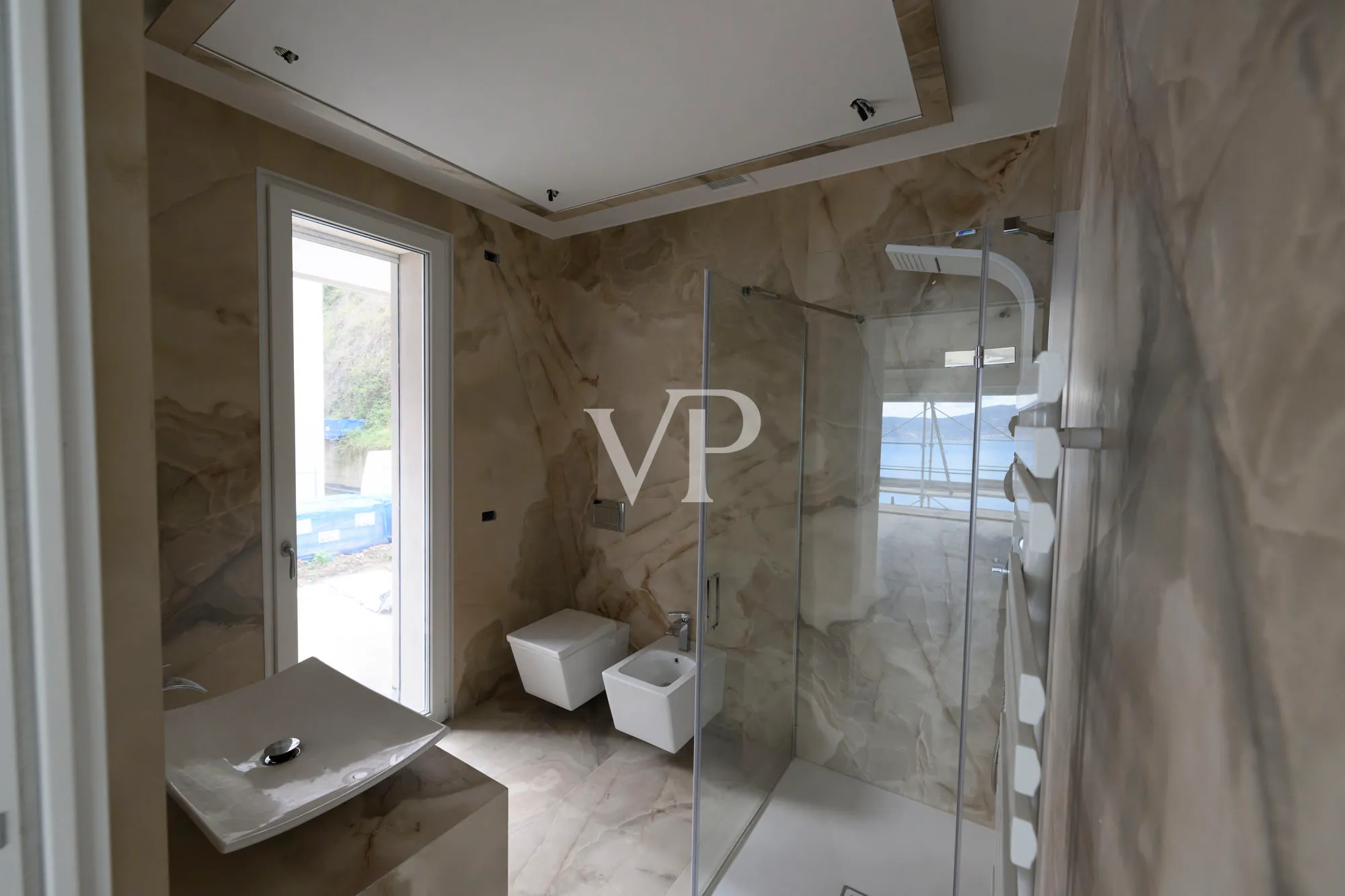 Wunderschöne Villa mit Seeblick und privatem Pool