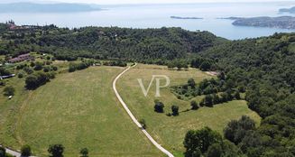 von_poll_real_estate_property_IT244921461_image_0
