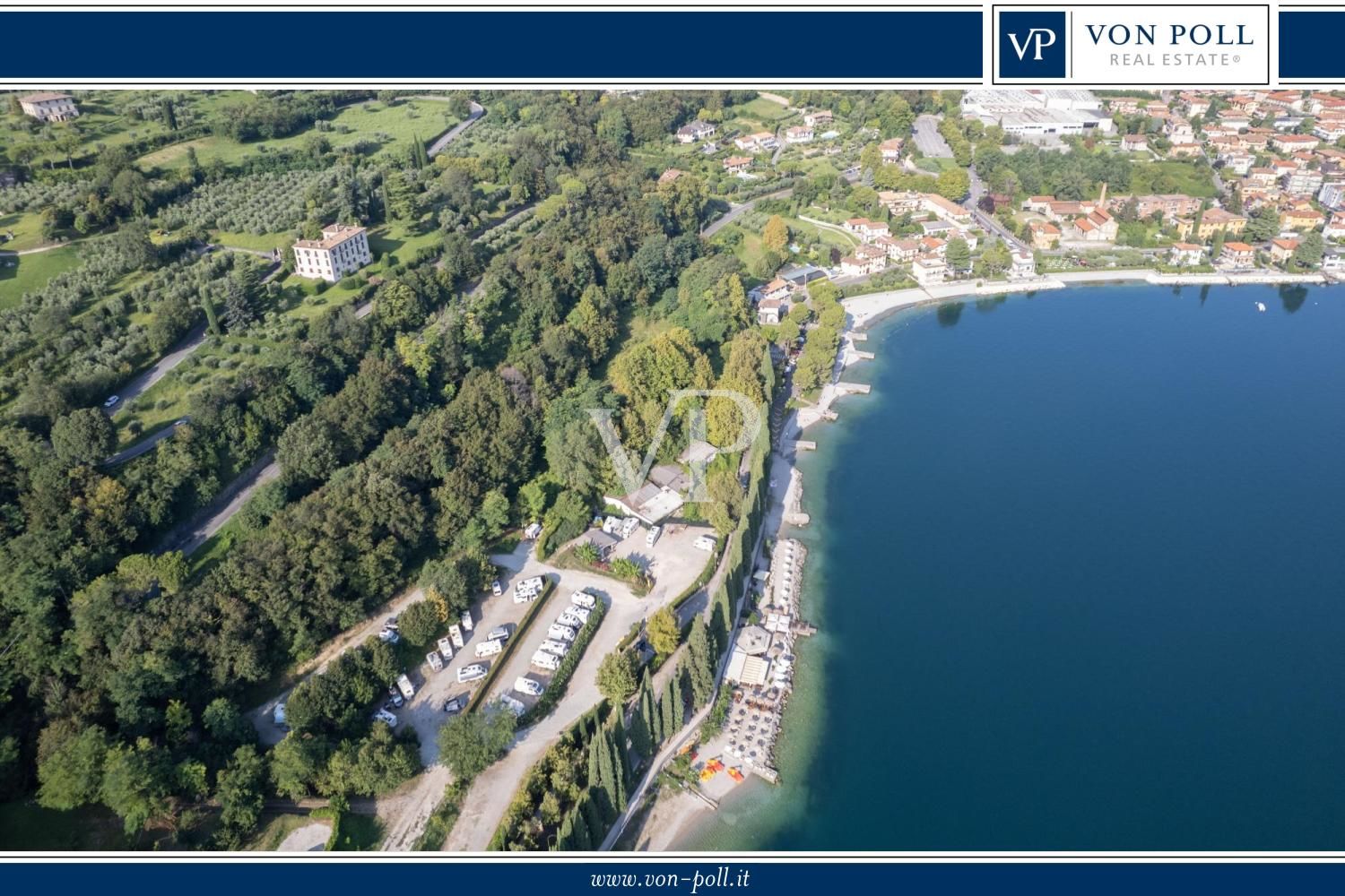 Salò property for tourist accommodation use at the lake