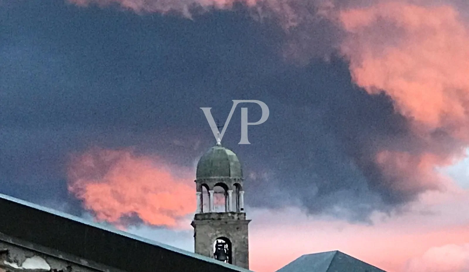 Gorgeous penthouse in downtown