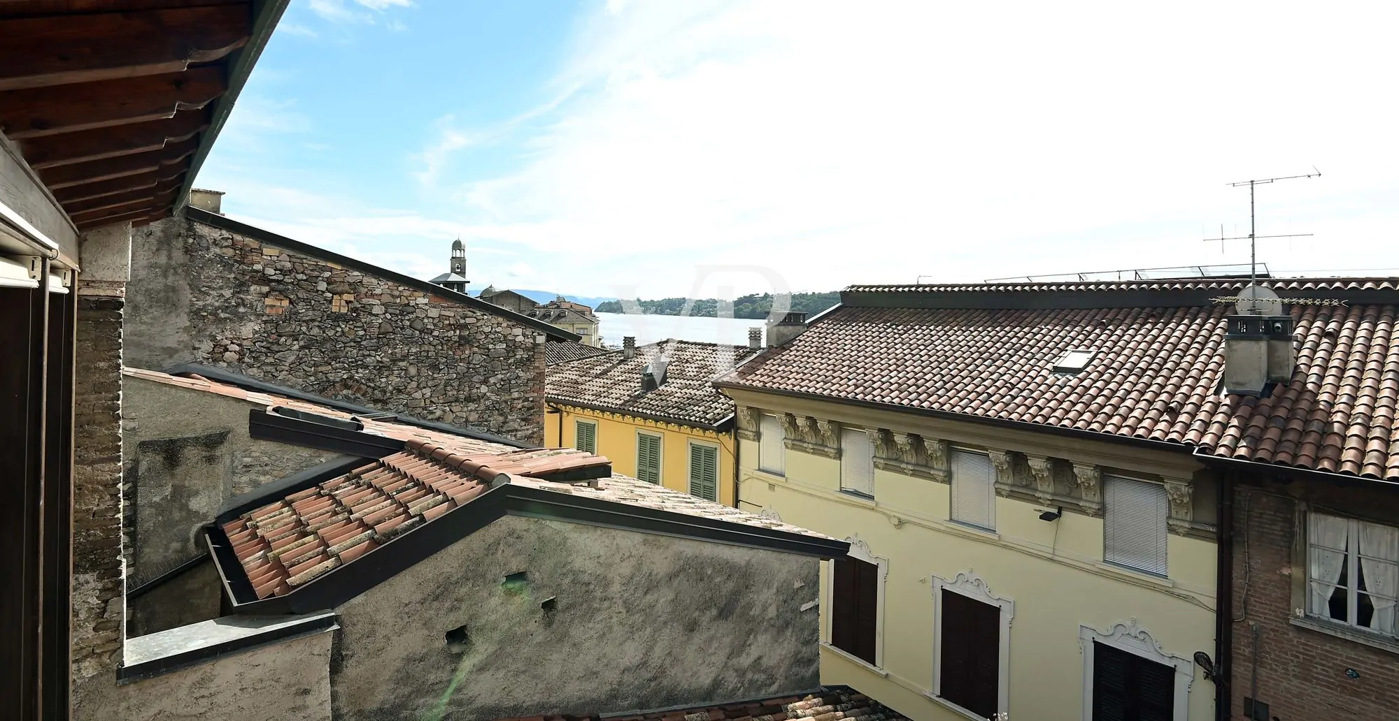 Gorgeous penthouse in downtown