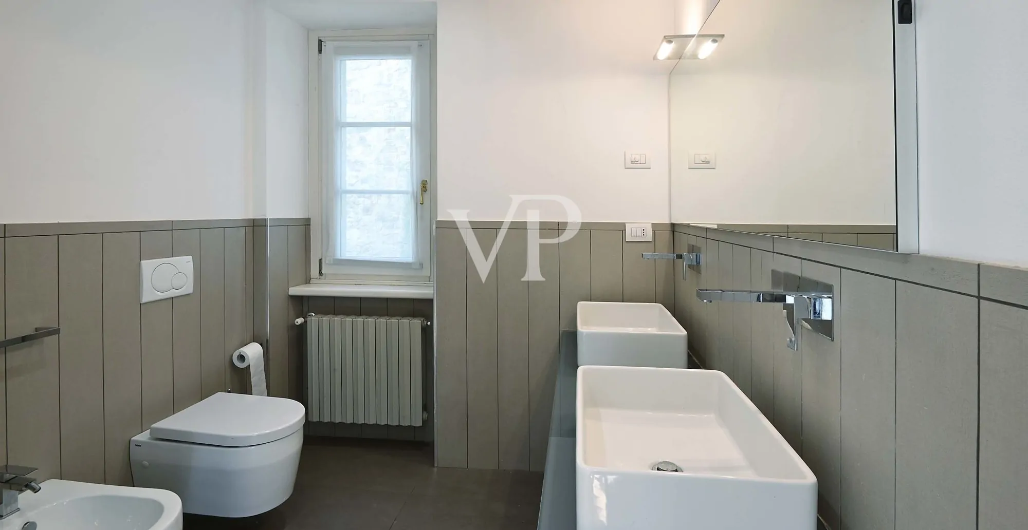 Gorgeous penthouse in downtown