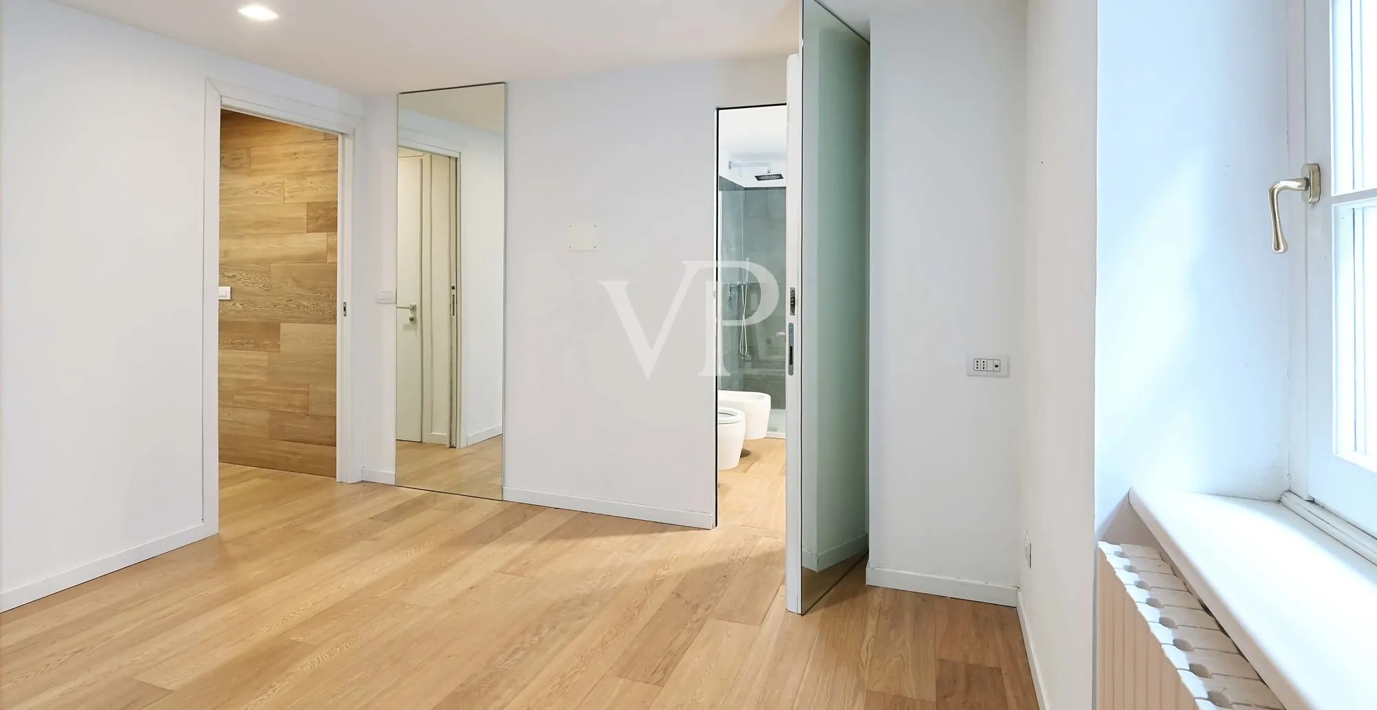 Gorgeous penthouse in downtown