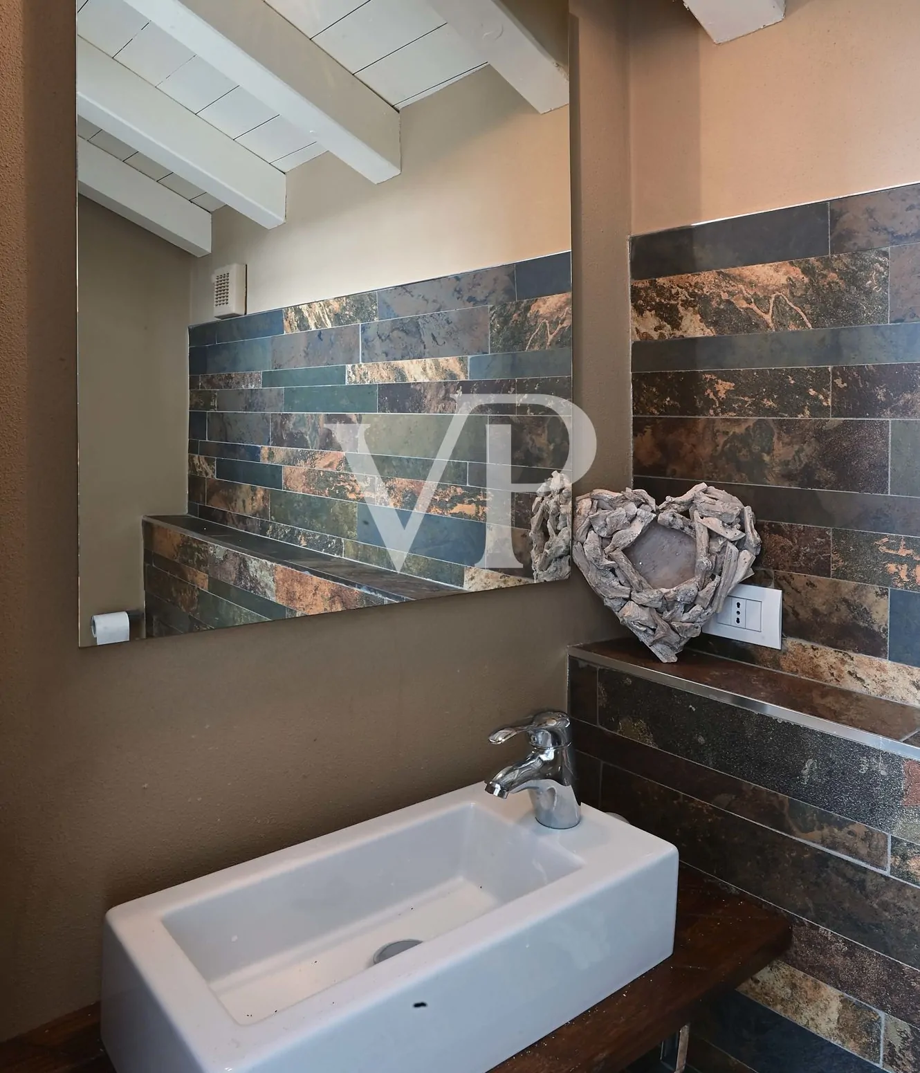 Gorgeous penthouse in downtown