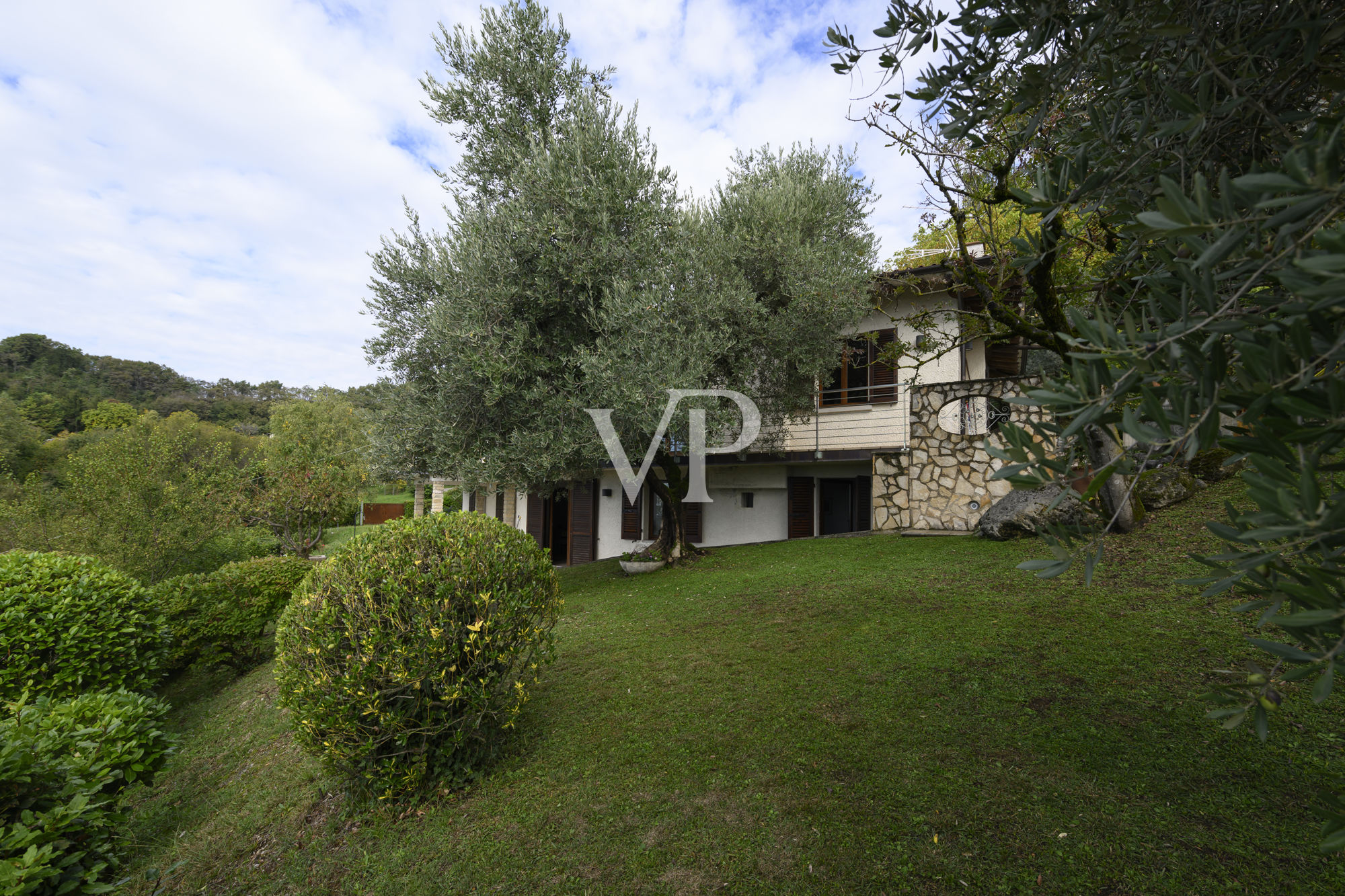 Villa mit zauberhaftem Blick auf den Gardasee