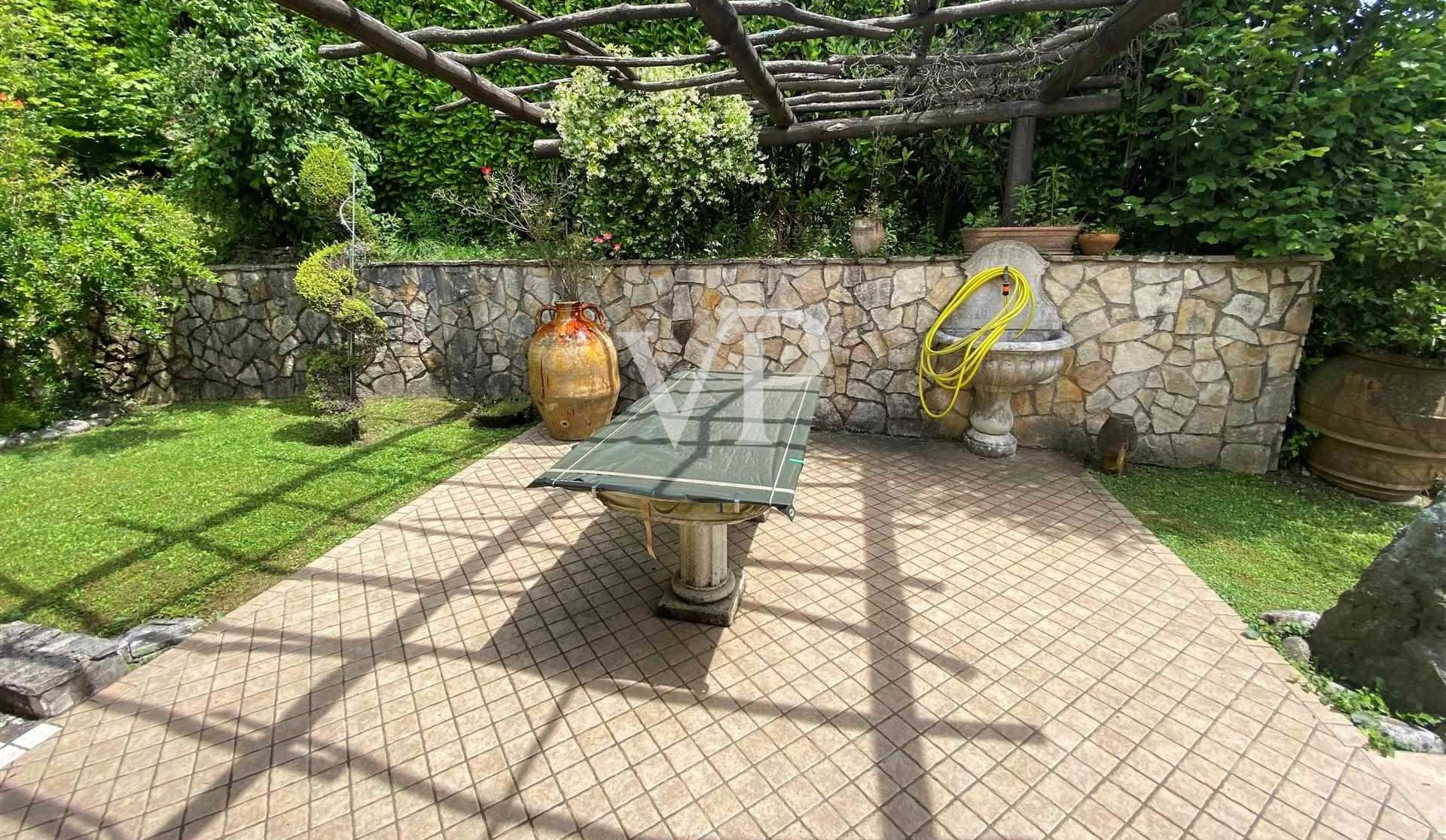 Villa con panorama incantevole sul lago di Garda
