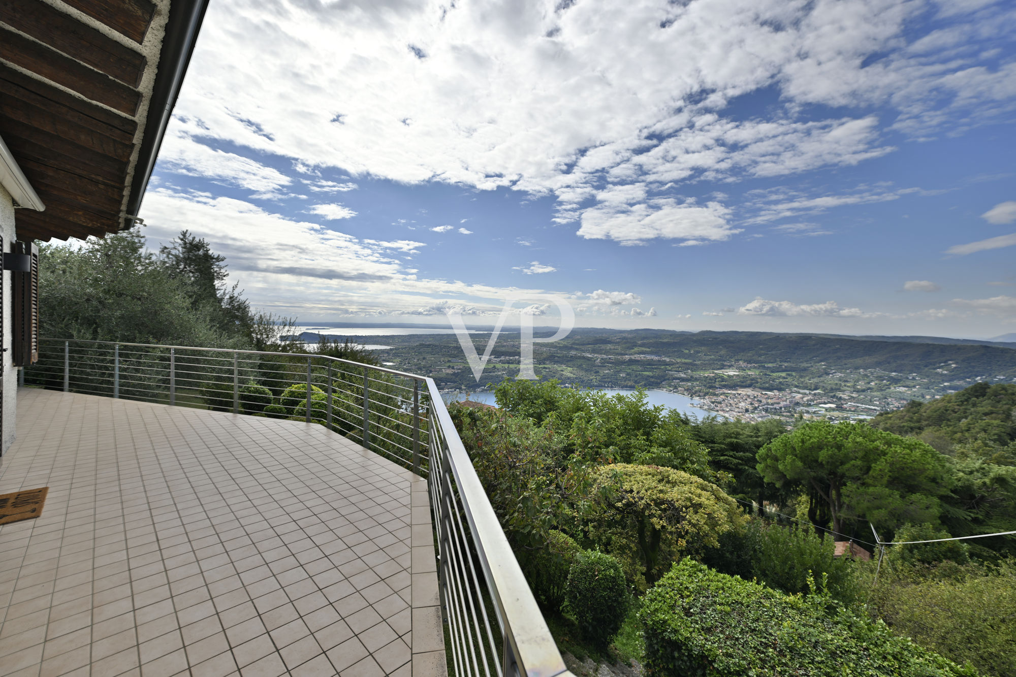 Villa con panorama incantevole sul lago di Garda