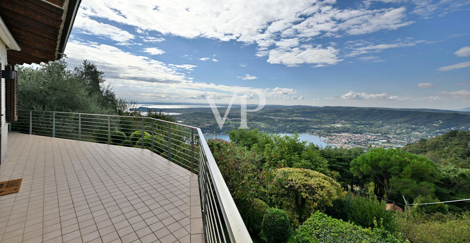 Villa con panorama incantevole sul lago di Garda