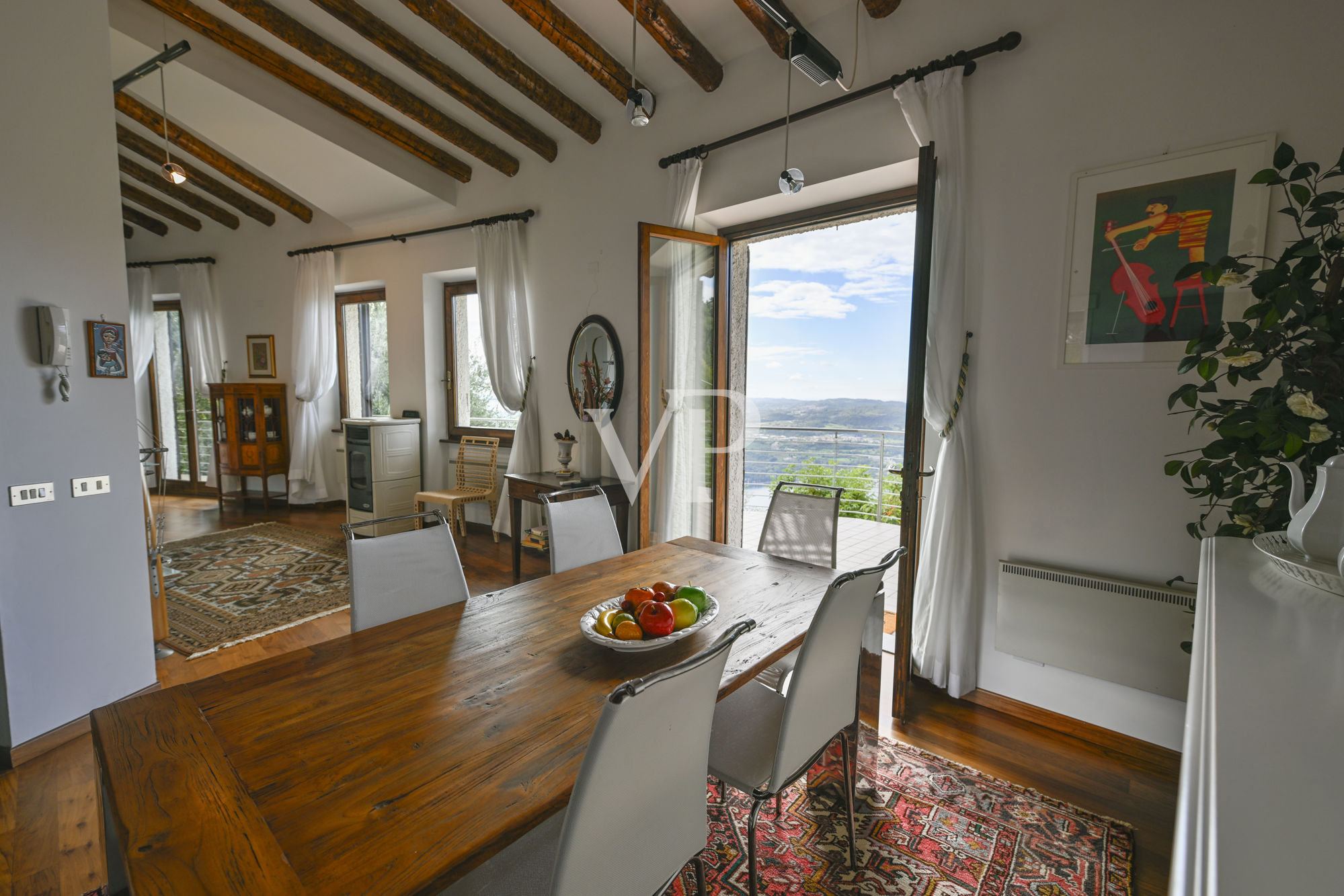 Villa with enchanting views of Lake Garda