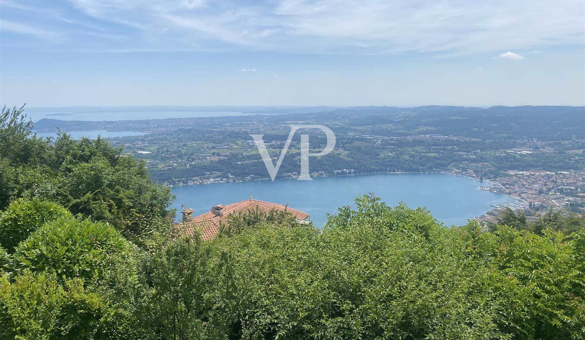 Villa con panorama incantevole sul lago di Garda