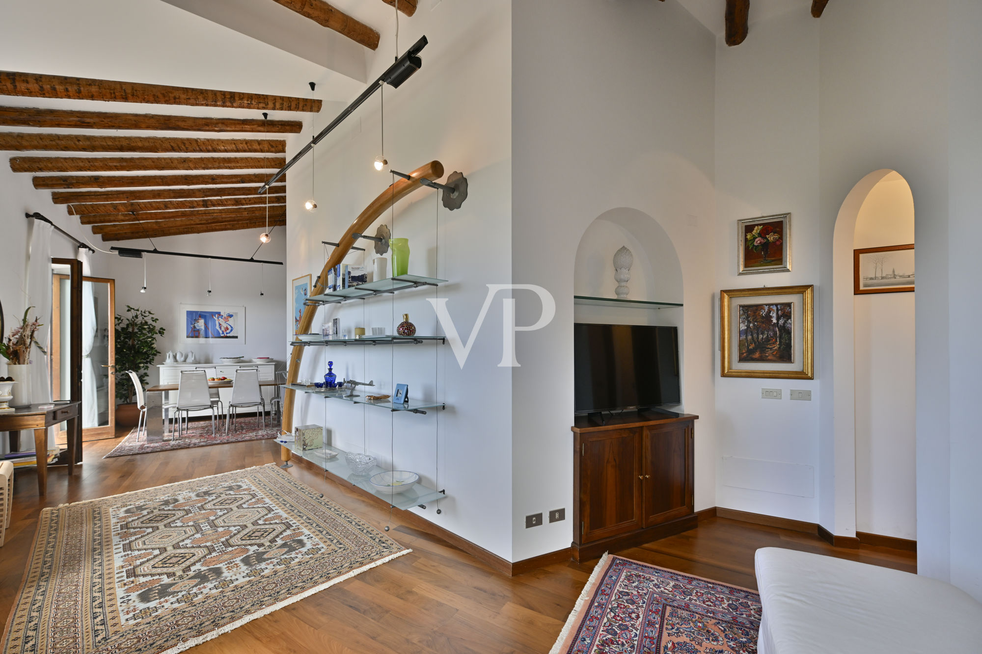 Villa with enchanting views of Lake Garda