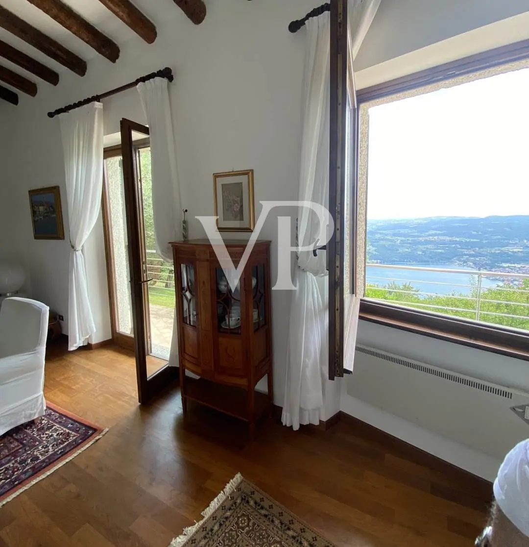 Villa mit zauberhaftem Blick auf den Gardasee