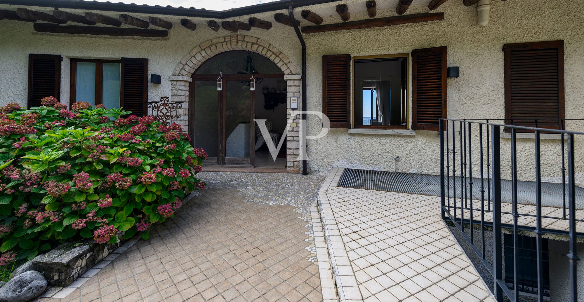 Villa con panorama incantevole sul lago di Garda