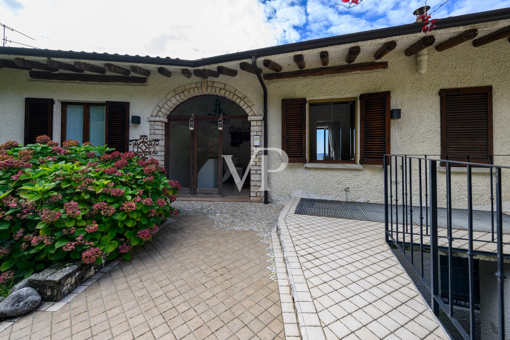 Villa con panorama incantevole sul lago di Garda