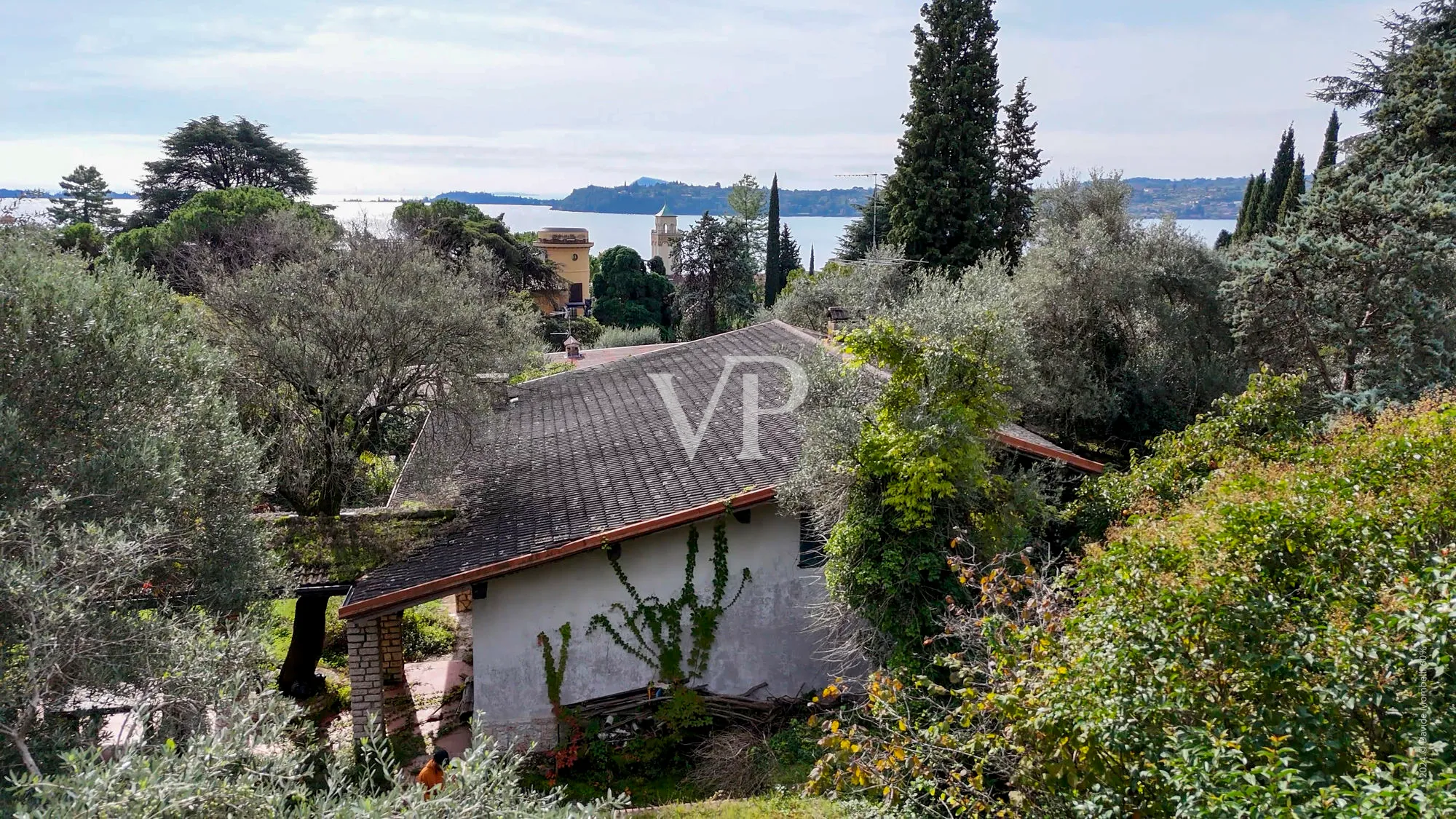 Exclusive villa under construction