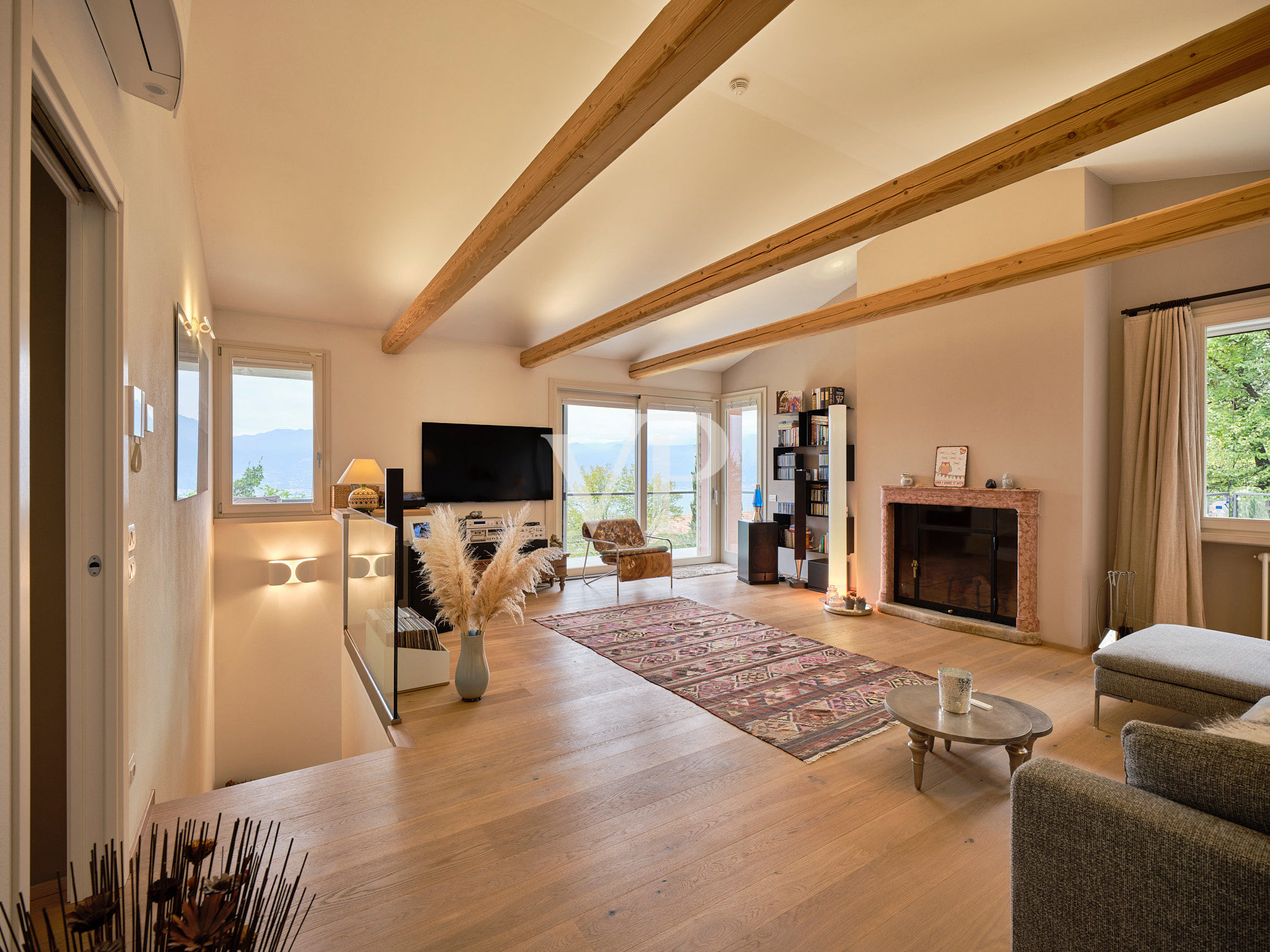 Ready to live: Villa moderna con vista spettacolare sul lago di Garda