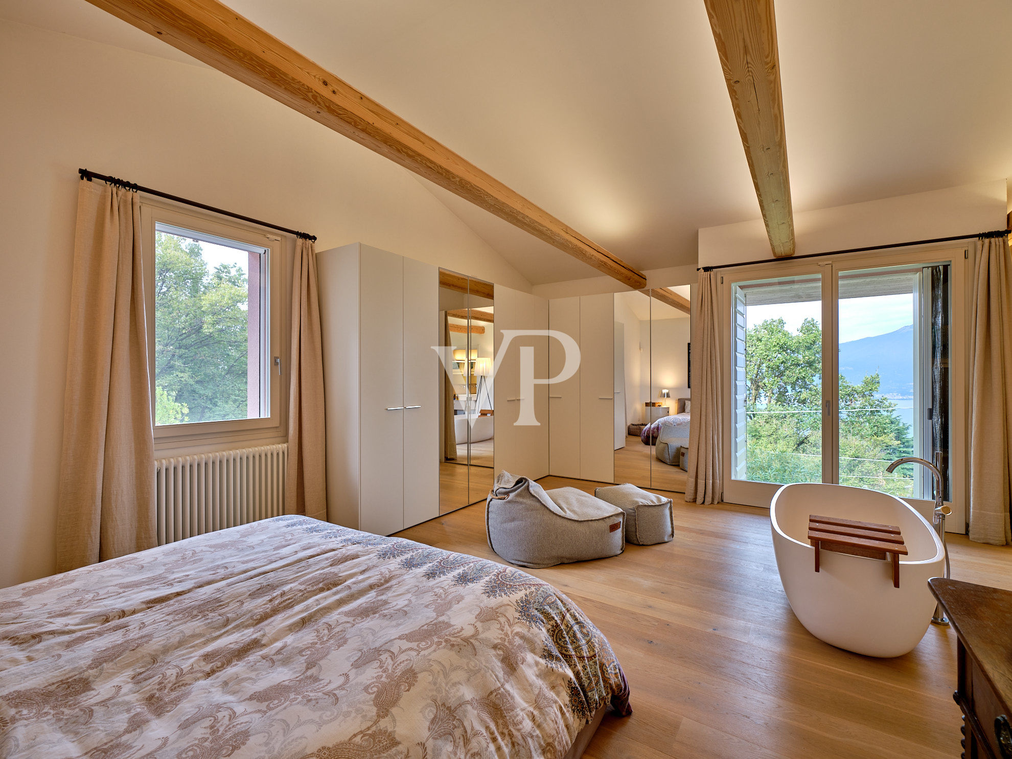 Ready to live: Villa moderna con vista spettacolare sul lago di Garda