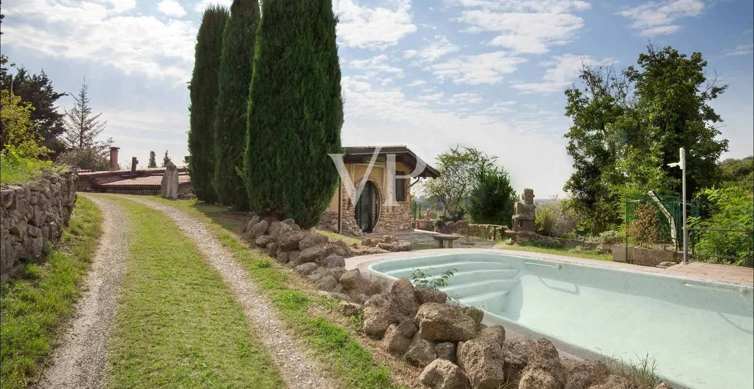 Kunstvoller Rückzugsort in der malerischen Veroneser Landschaft