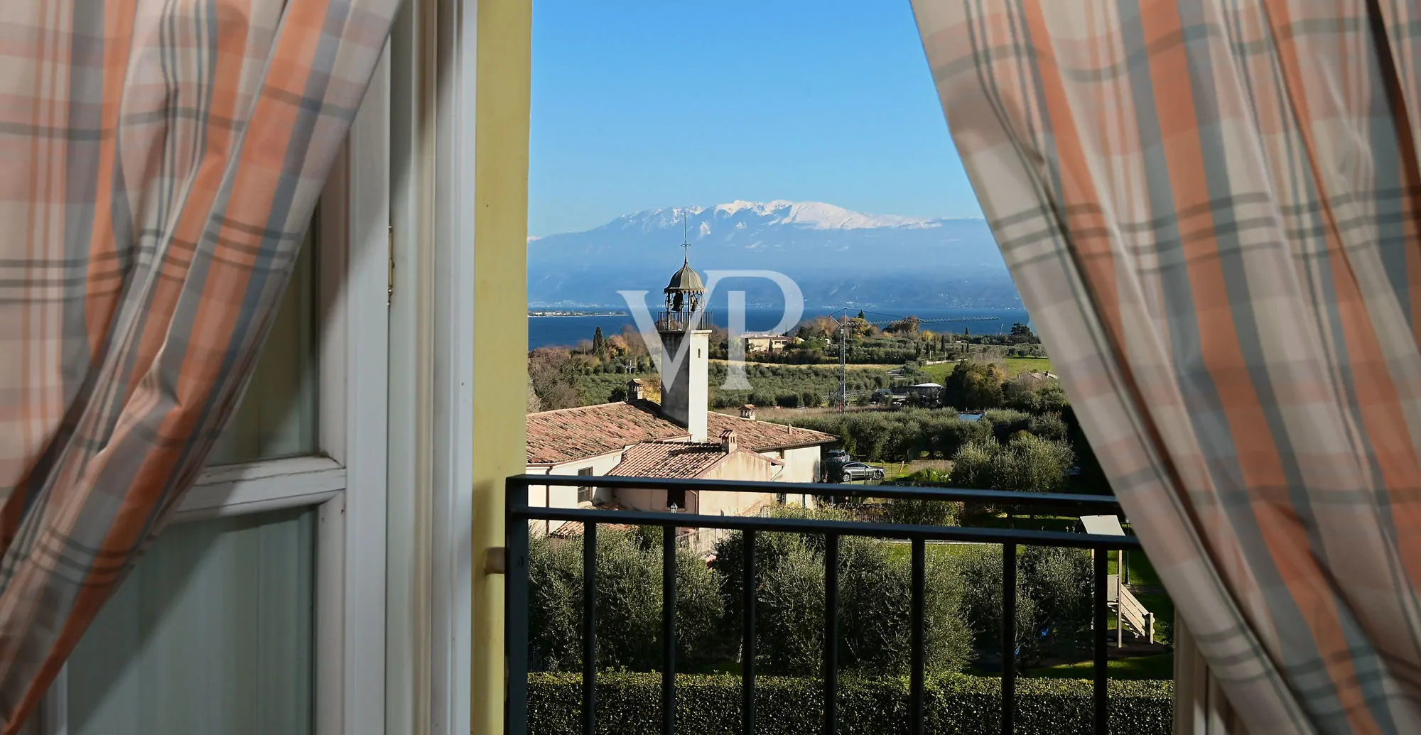 Gorgeous lake view penthouse