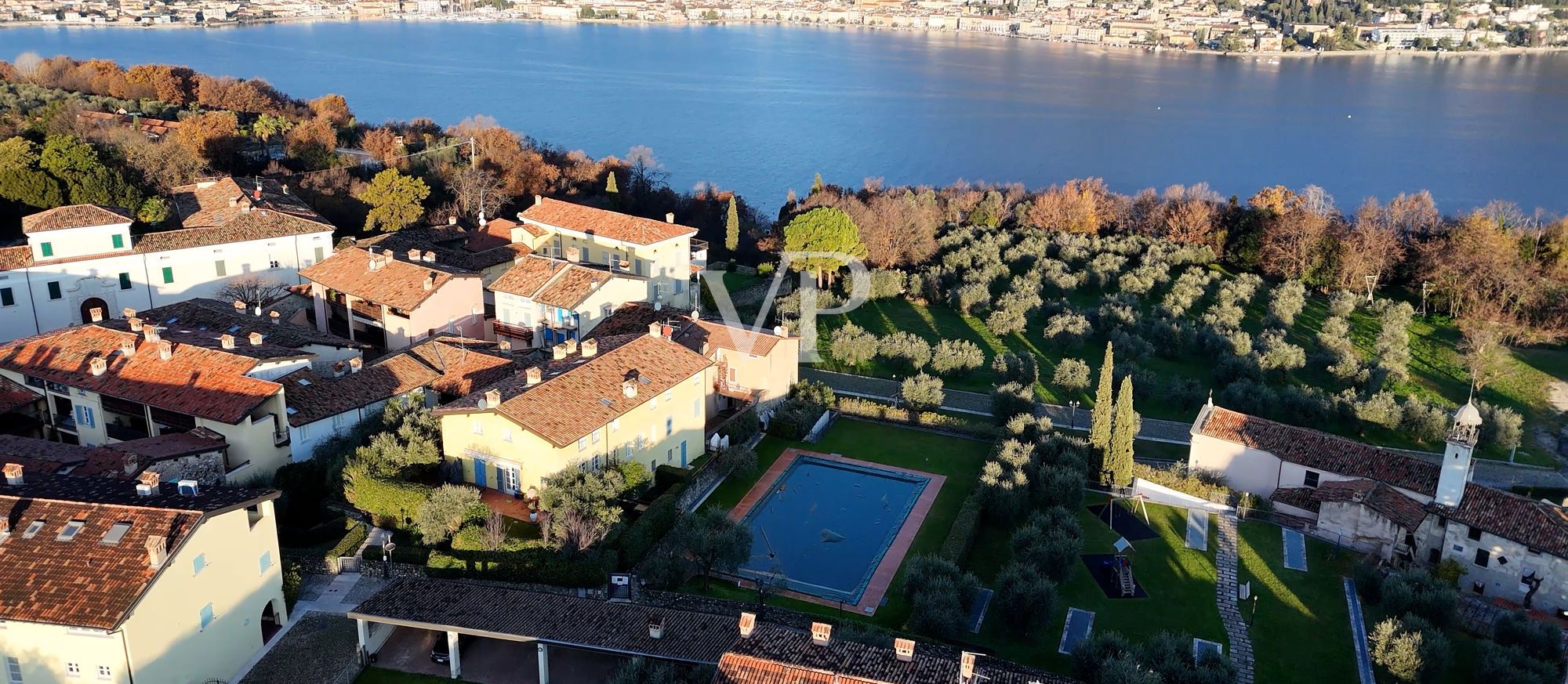 Splendido attico vista lago