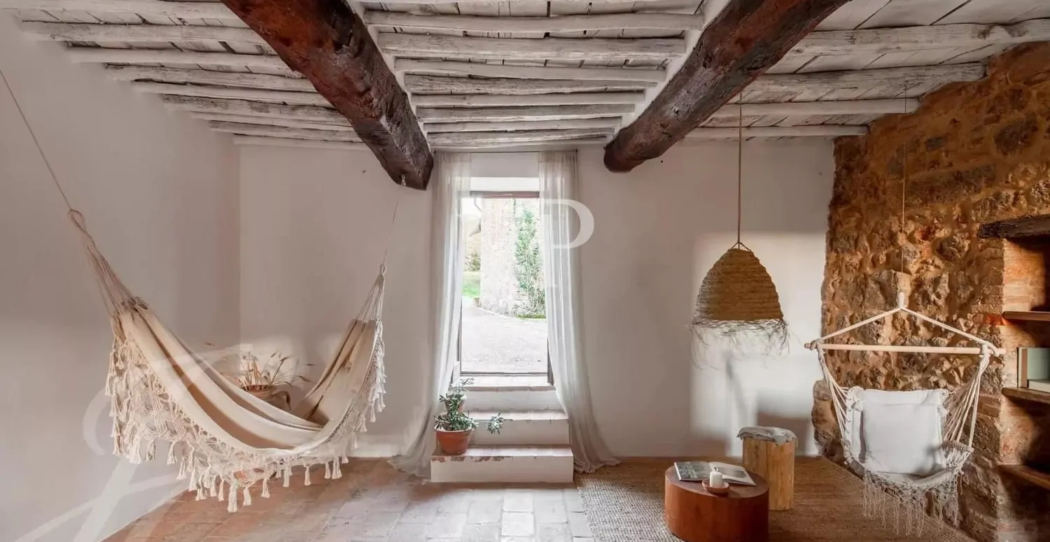 Casale con vista lago e parco ad ulivi