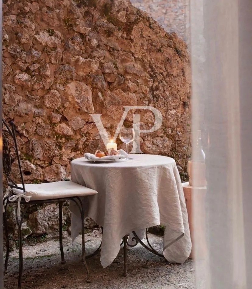 Casale con vista lago e parco ad ulivi