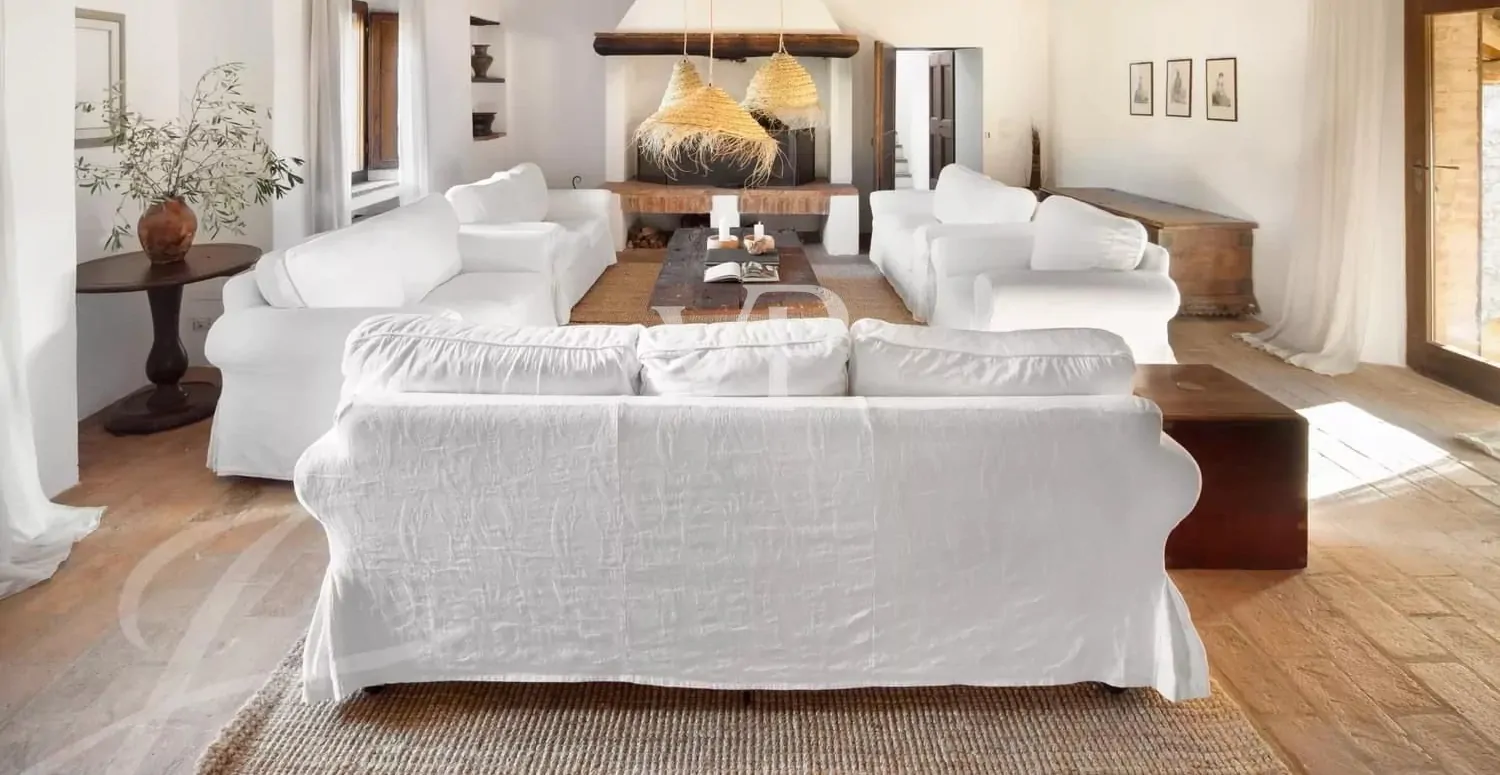 Casale con vista lago e parco ad ulivi