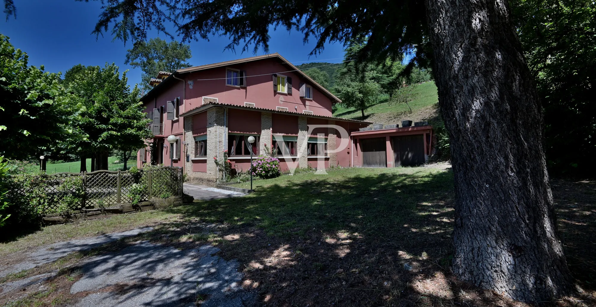 Hotel mit Seeblick in einem wunderschönen Privatpark in Salò