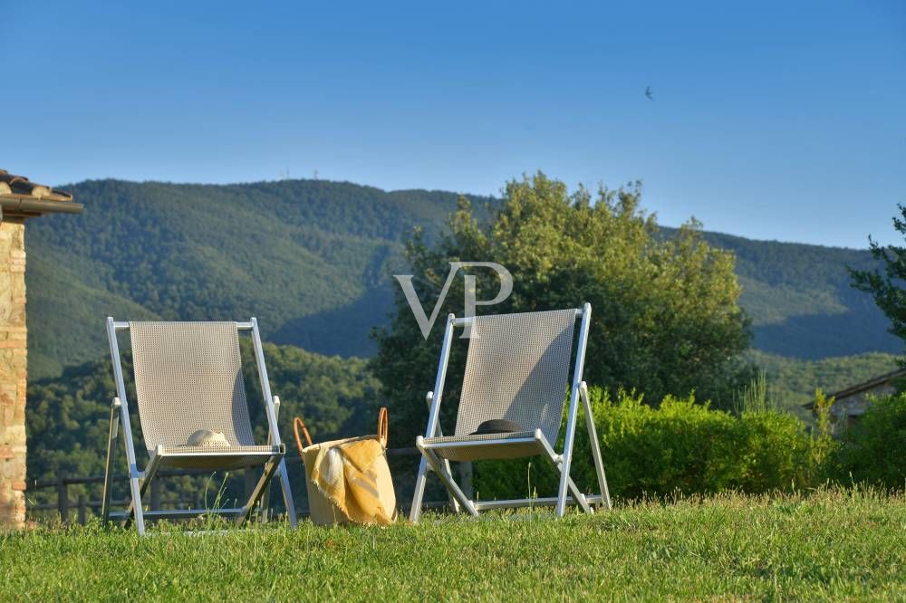 Hotel con vistas al lago situado en un hermoso parque privado en Salò