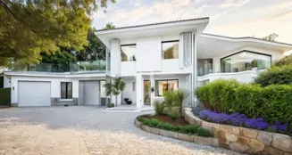 von_poll_real_estate_property_IT254921783_image_0