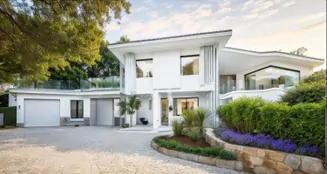 von_poll_real_estate_property_IT254921783_image_0