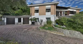 von_poll_real_estate_property_IT254921783_image_8